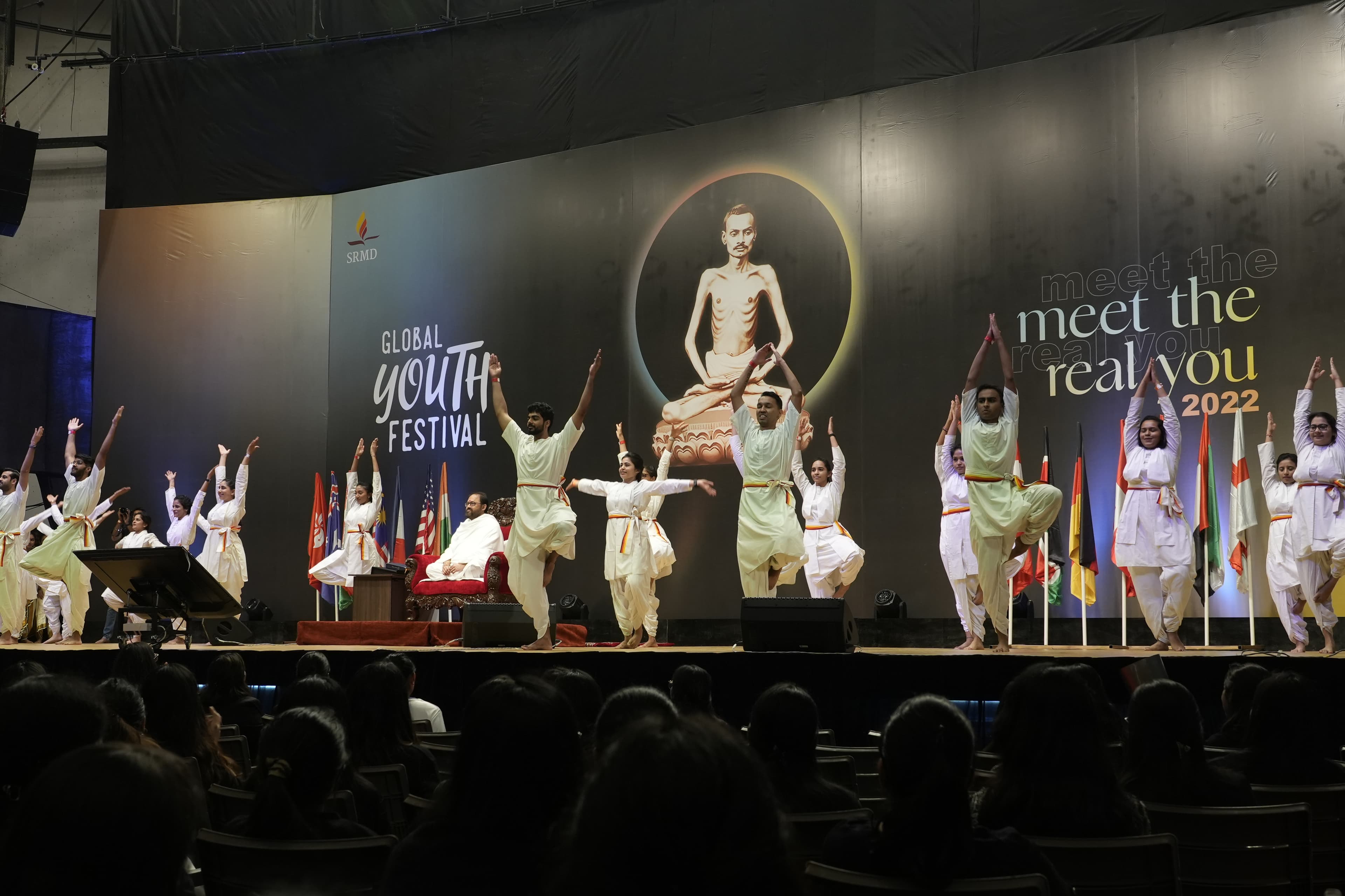 A cultural performance with Pujya Gurudevshri on stage at GYF Dharampur 2022